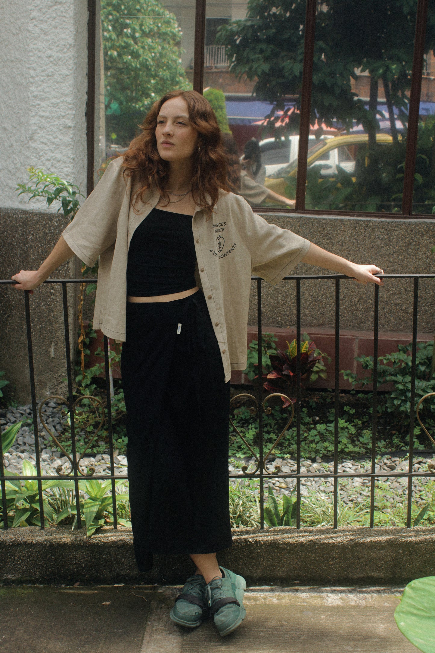 Camisa UNISEX triste contenta