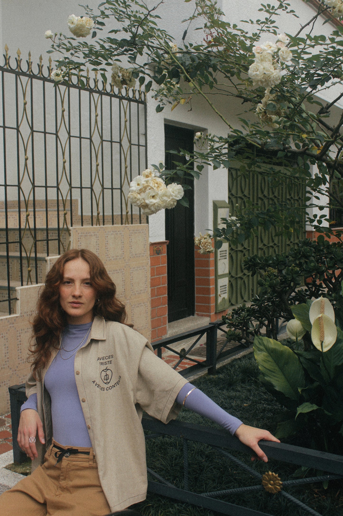 Camisa UNISEX triste contenta