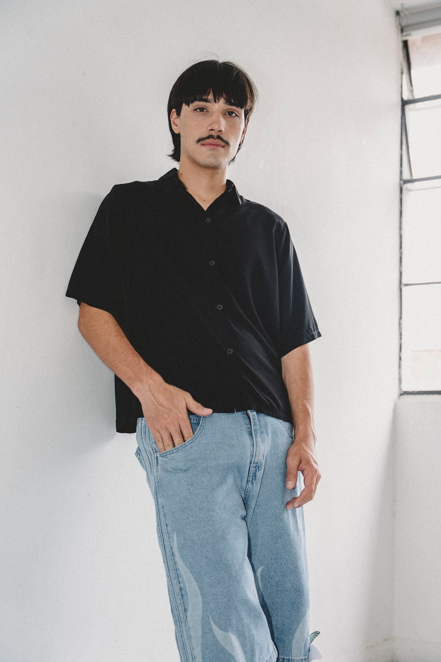 Camisa TODA NEGRA- UNISEX