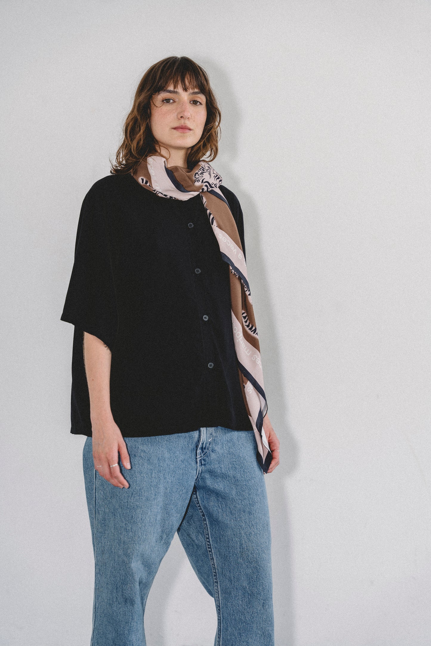 Camisa TODA NEGRA- UNISEX