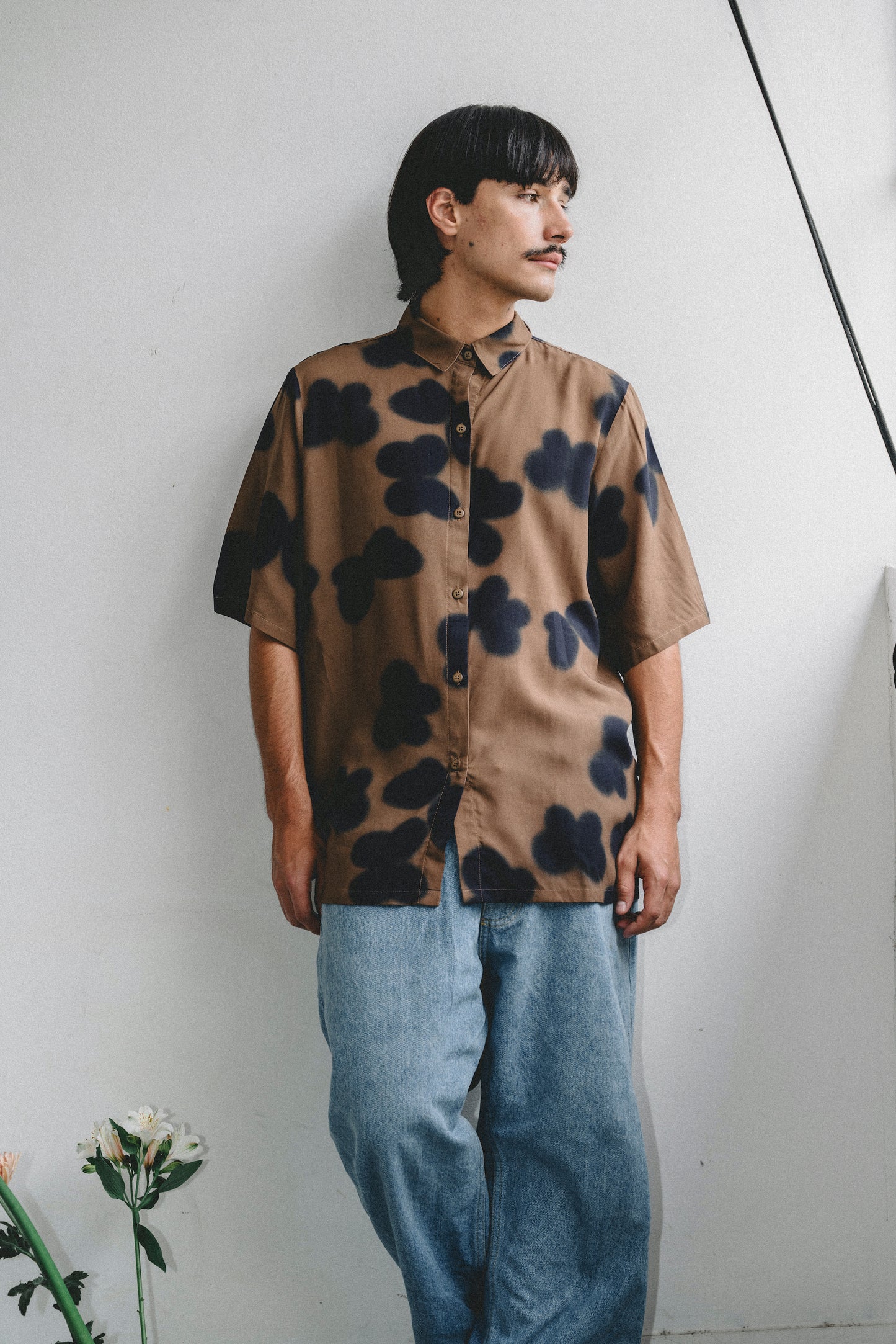 Camisa SOMBRAS café - UNISEX