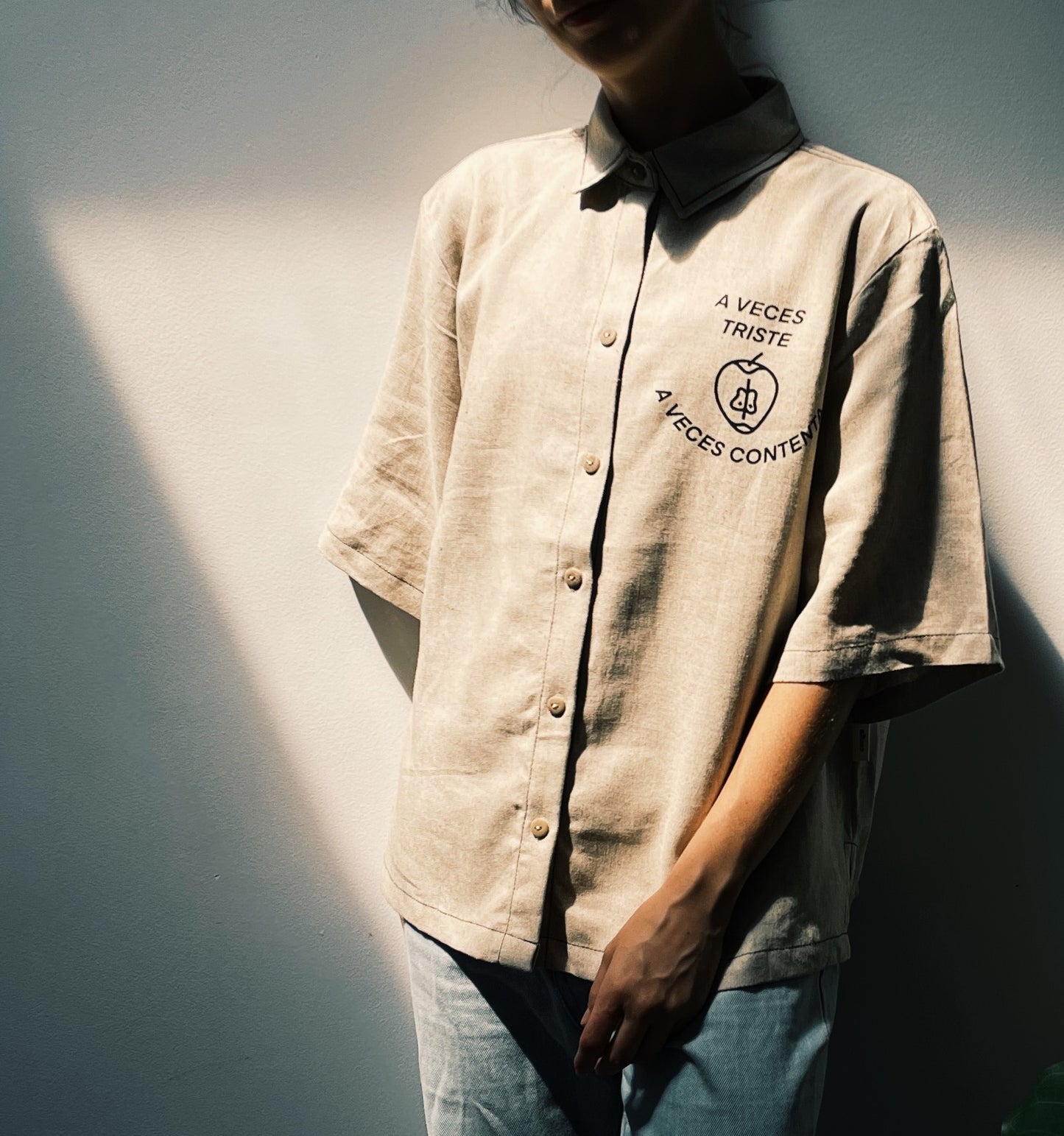 Camisa UNISEX triste contenta