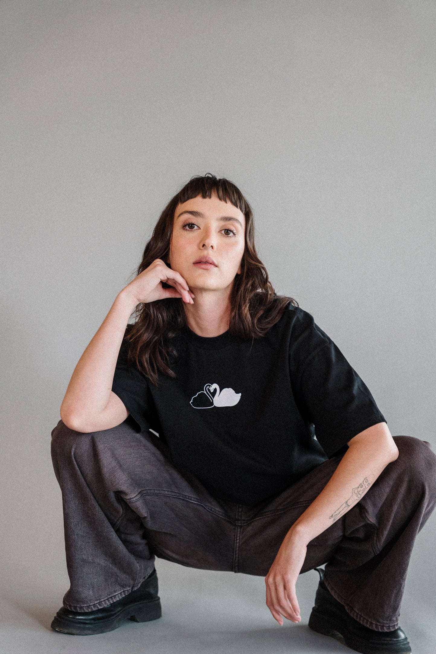 Camiseta unisex CISNES ENAMORADOS