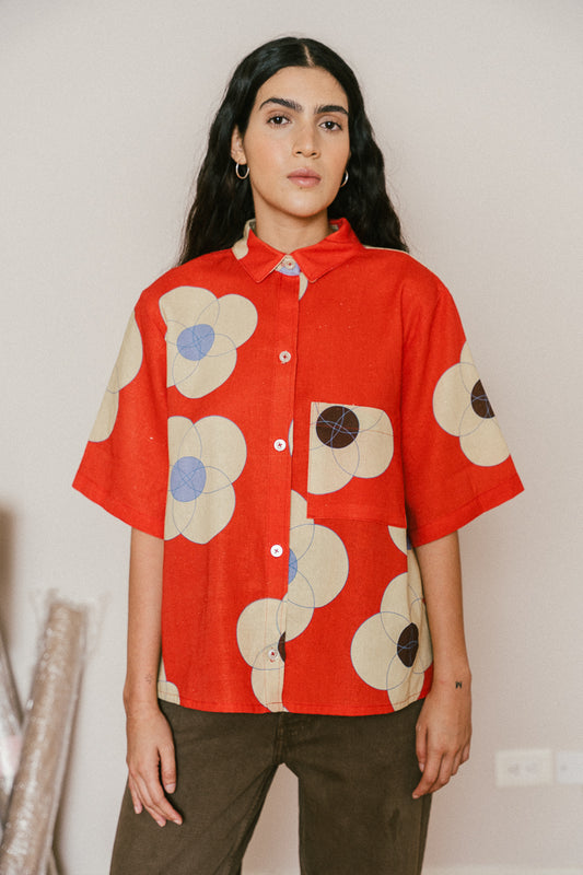 CAMISA FLORES FUEGO - UNISEX