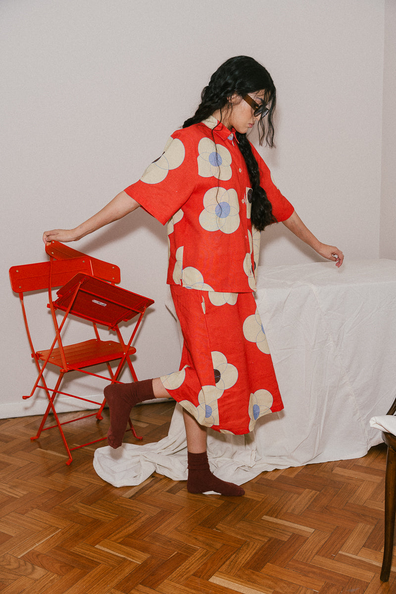 CAMISA FLORES FUEGO - UNISEX