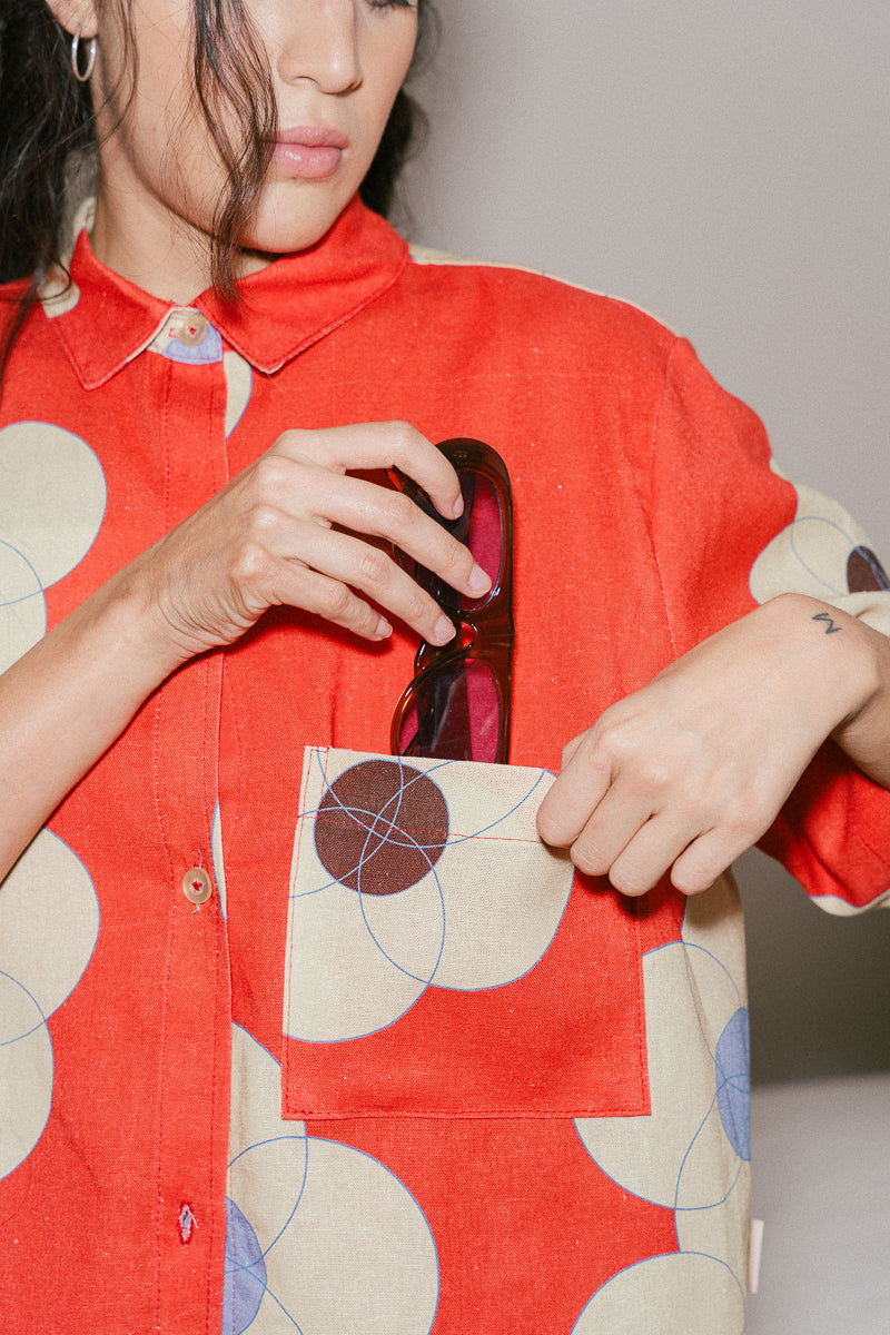 CAMISA FLORES FUEGO - UNISEX